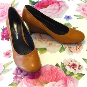 Les petits parisienne Caramel color wedge
